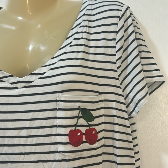 NEIMAN MARCUS BLOUSE WOMEN SZ L SHORT SLEEVE STRIPPED WHITE BLACK W CHERRY NEW - Picture 4 of 9